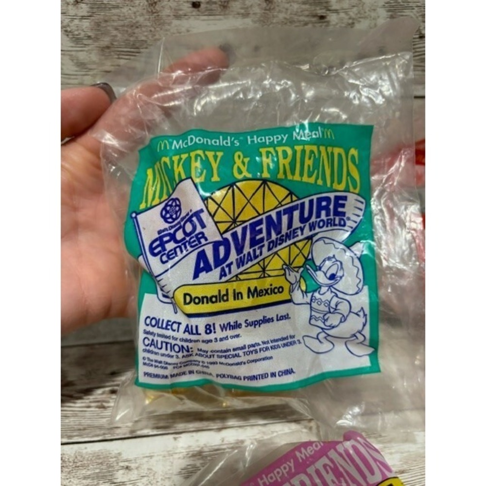 Set of 8 Vintage McDonald's Happy Meal Toys Mickey And Friends Epcot Center - Picture 2 of 6